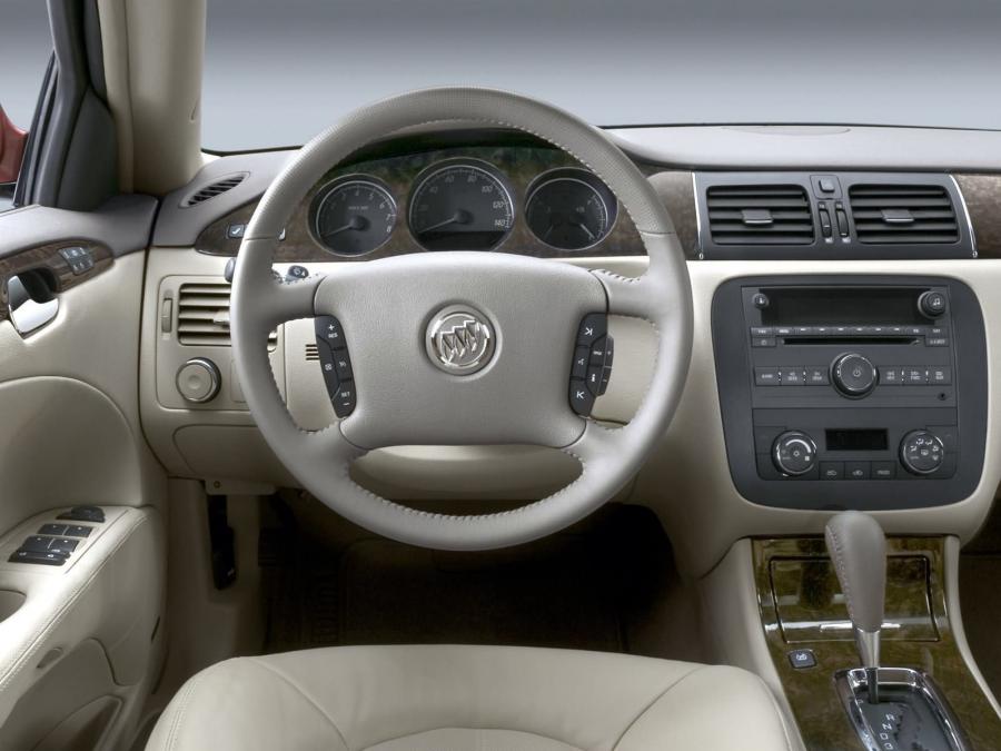  Buick Lucerne CXS 2006 года  (фото 23 из 45)
